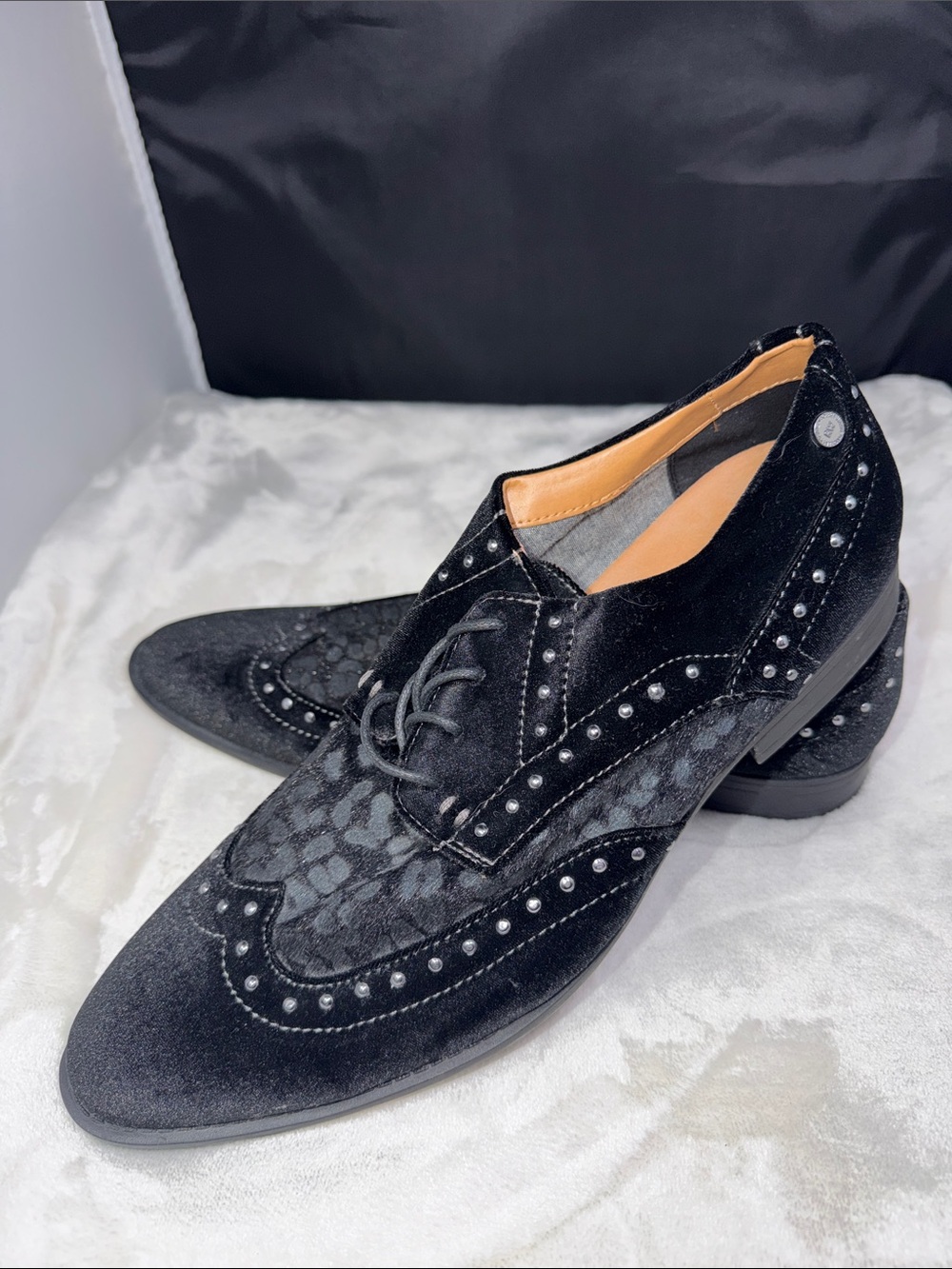NWT RW by Robert Wayne Mens 11 Black Velvet Studded Oxford Dress Shoes